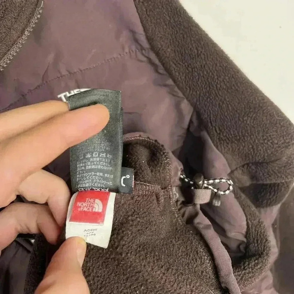 The North Face Men's Fleece-Lined Insulated Jacket - Perfect for Cold Weather - Picture 6 of 6